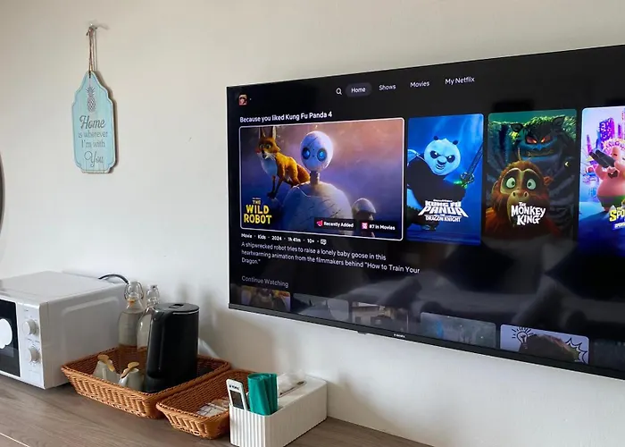 H&A Private Suite Inside H Elite Hotel - Video Games, Netflix, Pelampung, Life Jacket, Kids Toys, Super King Bed